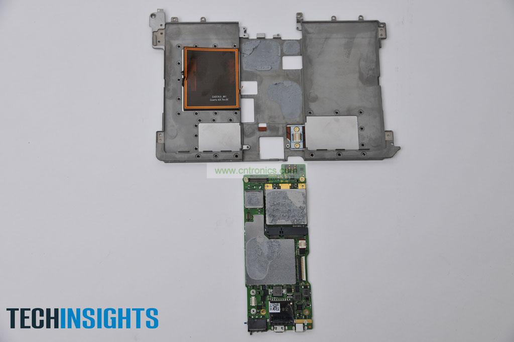 将PCB与金属分离，从PCB板上卸下无线通讯板
