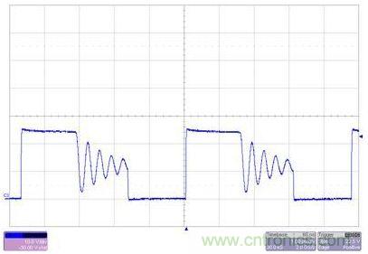 SEPIC极大地降低了EMI和电压应力。上图没有C1，而下图则安装了C1