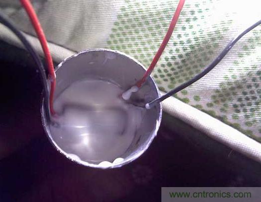 高亮LED手电筒超简DIY:原理图+全过程