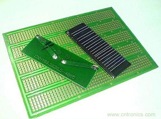 微型太阳能供电板DIY,给手电筒收音机供电