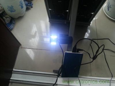 手工打造太阳能充电照明系统:点亮LED给手机充电