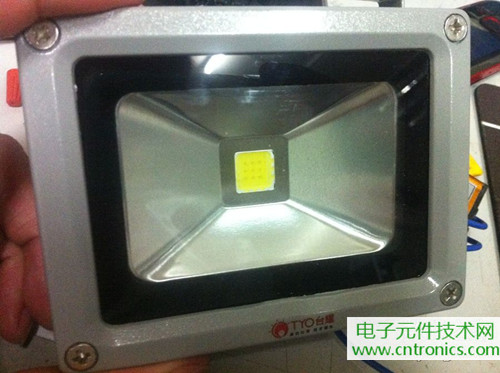 【拆解】9.9包邮10W LED射灯电源拆解改造篇