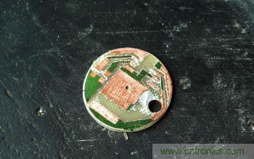 DIY小手电：纯手工刻板改造5号电池小手电