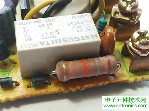 漏电保护器拆解:结构有差异,做工不错