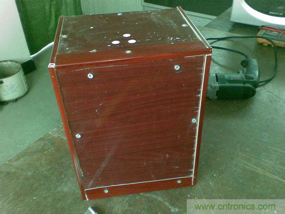 牛人DIY:百元自制车载冰箱