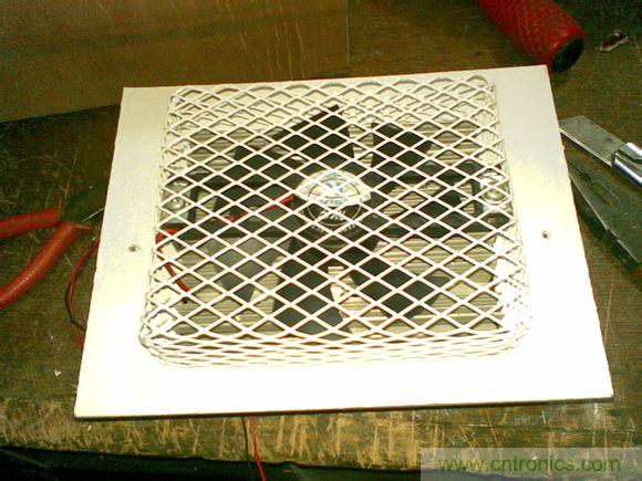 牛人DIY:百元自制车载冰箱
