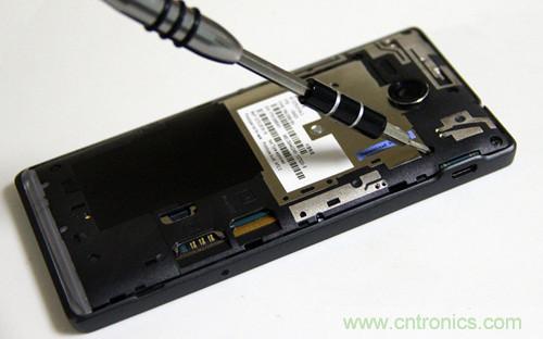 拆解4G新机索尼M35t:用料十足,易于维修