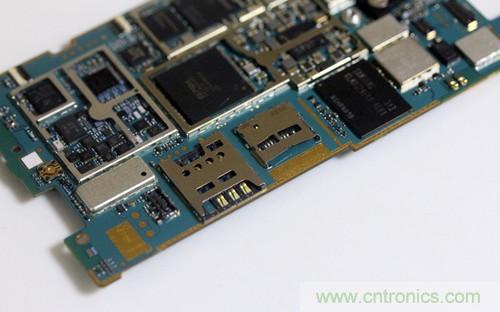 拆解4G新机索尼M35t:用料十足,易于维修