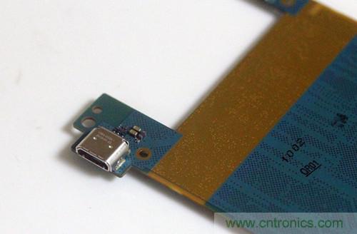 拆解4G新机索尼M35t:用料十足,易于维修