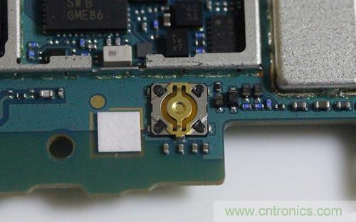 拆解4G新机索尼M35t:用料十足,易于维修