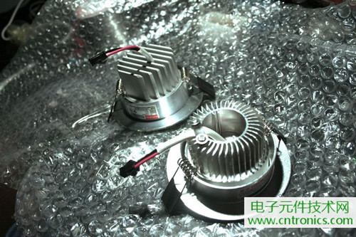 3W LED射灯拆解对比:普通版VS豪华版