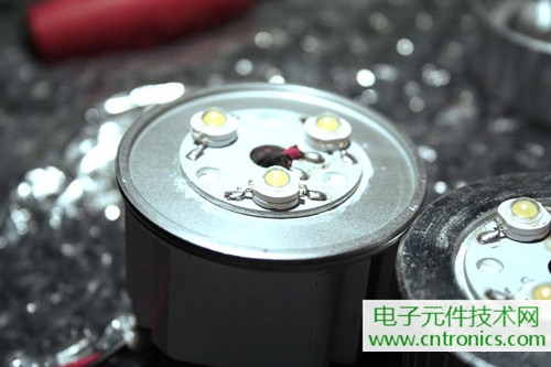 3W LED射灯拆解对比:普通版VS豪华版