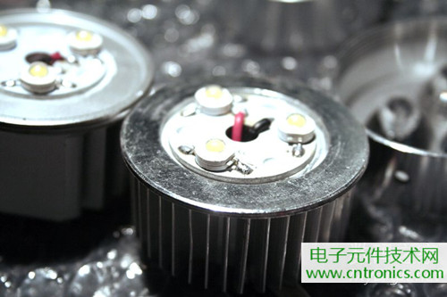3W LED射灯拆解对比:普通版VS豪华版