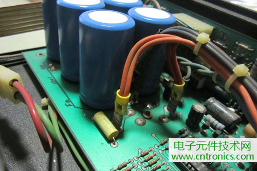 用料很给力!专业后级功放美国高峰FA1201拆解