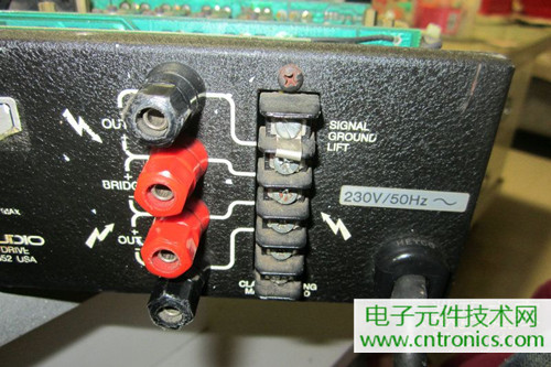 用料很给力!专业后级功放美国高峰FA1201拆解