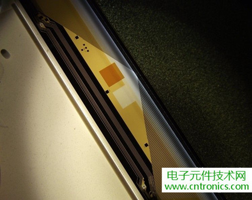 探秘电子纸!一款电纸书的电子墨水屏拆解