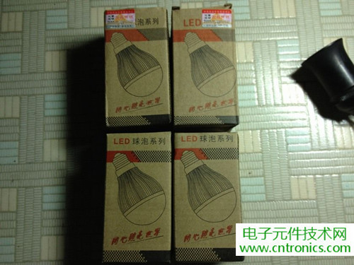 两款LED灯泡拆解对比