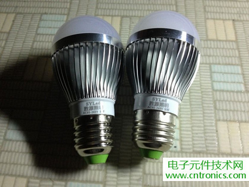 两款LED灯泡拆解对比