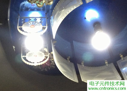 两款LED灯泡拆解对比