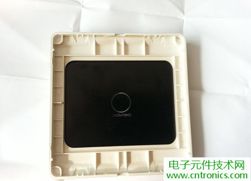 一款触控开关拆解,做工不错