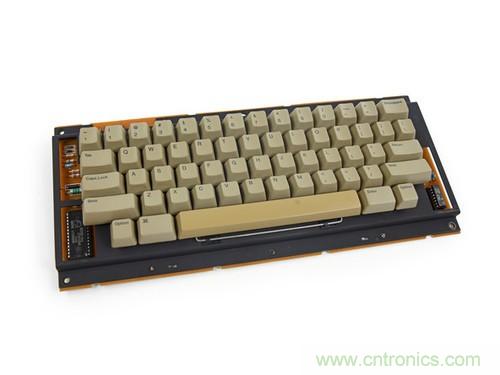 拆！古董级Macintosh 128K电脑