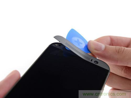 牛人强拆!新HTC One(M8)真机精密做工难修理