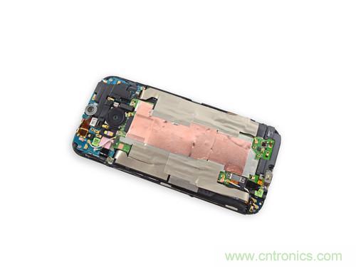 牛人强拆!新HTC One(M8)真机精密做工难修理