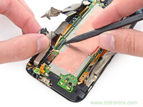 牛人强拆!新HTC One(M8)真机精密做工难修理