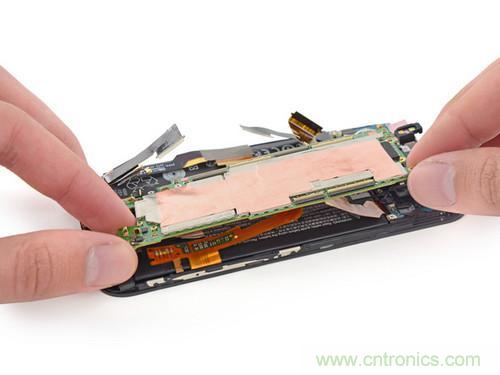 牛人强拆!新HTC One(M8)真机精密做工难修理