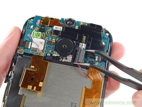 牛人强拆!新HTC One(M8)真机精密做工难修理