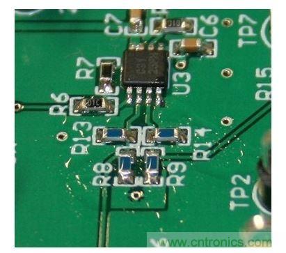  即为残留过多数量焊剂的 PCB。