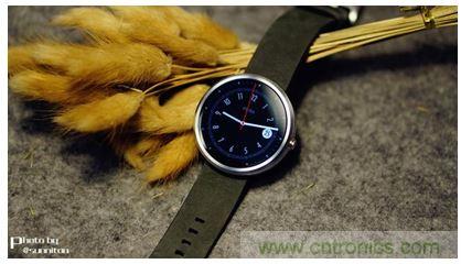 Moto 360 二代：“精益求精”的细节仍无法弥补功能的缺失