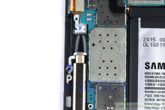 Galaxy Note5拆解,与S系列差距日渐模糊