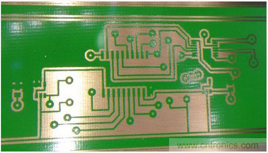 (多图) 图文并茂：在家制作高质量双面PCB板