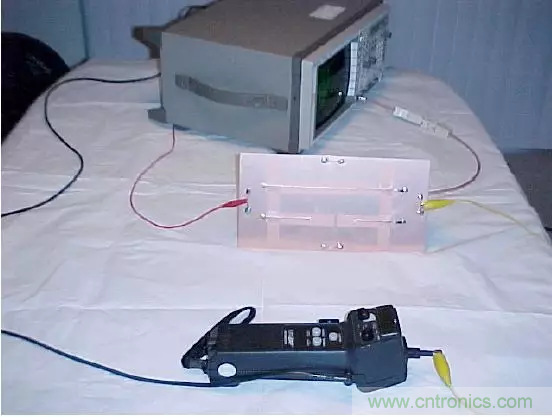 PCB割地对系统ESD是否有影响? PCB割地对系统ESD是否有影响?