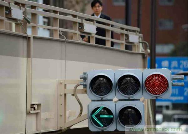 日本拟将信号灯用作5G基站 最早2023年在全国铺开