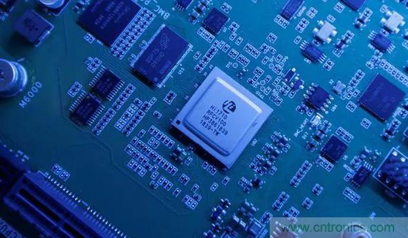 中国芯片争论:买关键技术还是自己重新研发? 中国芯片争论:买关键技术还是自己重新研发?