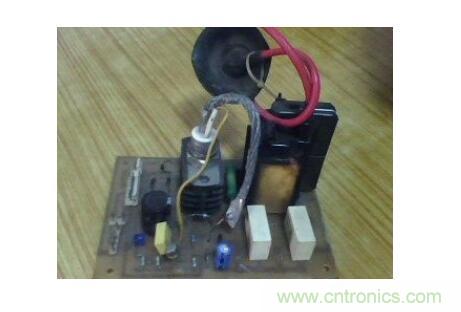 彩电行输出变压器输出电压是多少？