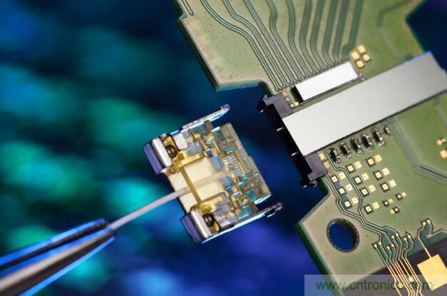 X86与ARM各自主导PC、服务器与移动手机市场 X86与ARM各自主导PC、服务器与移动手机市场