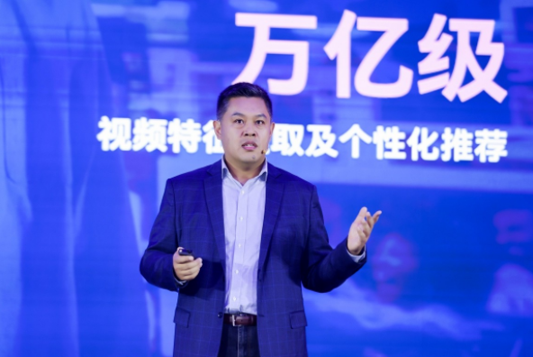 数据洪流下的算力突围：英特尔以生态之力破局AI规模化