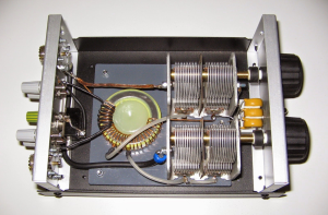 数字电容器 IC 如何简化天线调谐？