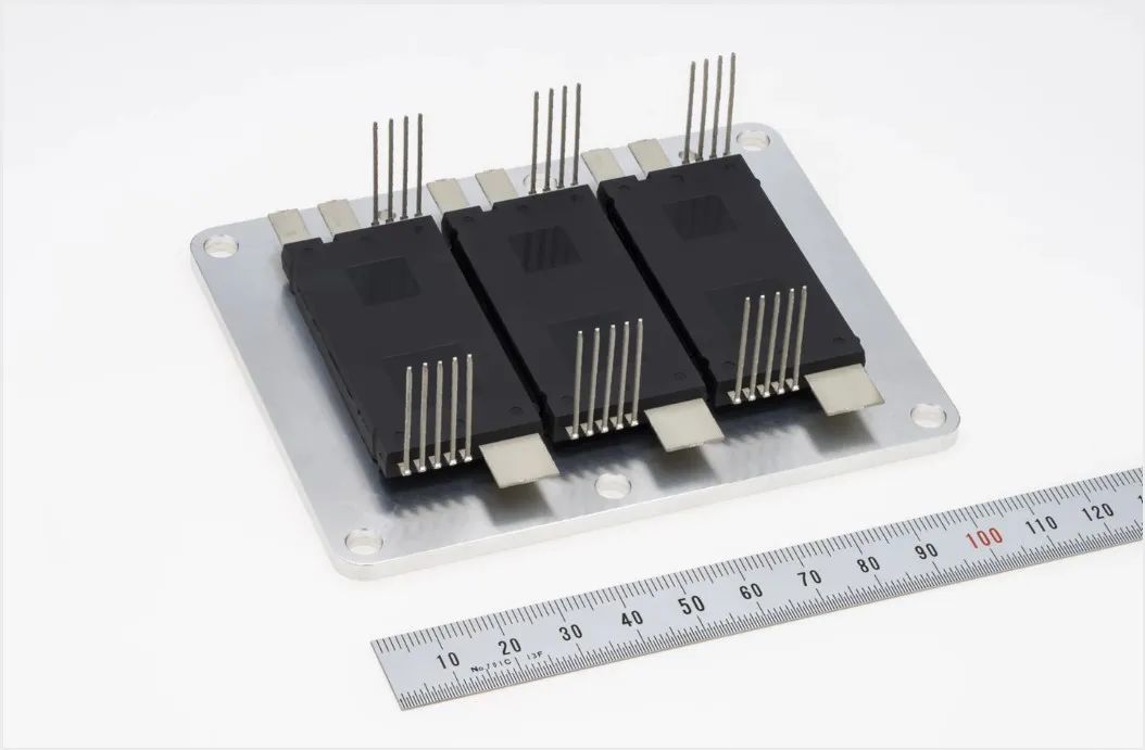 三菱电机发布J3系列SiC和Si功率模块样品