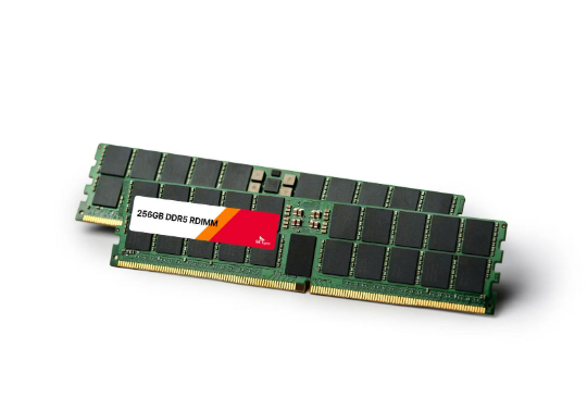 单片32Gb创纪录！SK海力士首款通过英特尔认证的256GB DDR5内存条