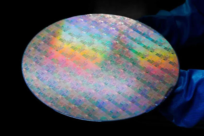 光谷打破国外垄断：国内首条12寸硅光芯片流片平台在武汉正式启用
