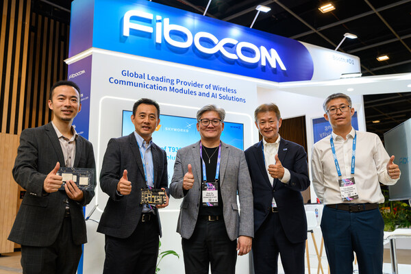 特性参数 广和通FG390-NA方案 前代T830平台方案 同类5G FWA方案  峰值下行速率 9.35 Gbps 相对较低 通常<7 Gbps  载波聚合 6CC CA 4CC CA 通常4CC-5CC  上行增强 3Tx技术 2Tx技术 通常2Tx  覆盖范围 提升40% (8Rx技术) 参考基准 提升10-25%  Wi-Fi支持 Wi-Fi 7三频 Wi-Fi 6/6E Wi-Fi 6E为主  AI能力 NPU集成 有限支持 部分支持
