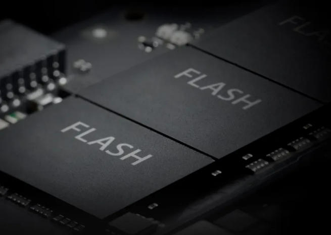 被遗忘的“旧芯片”逆袭！DDR4涨价50%，NOR Flash涨30%