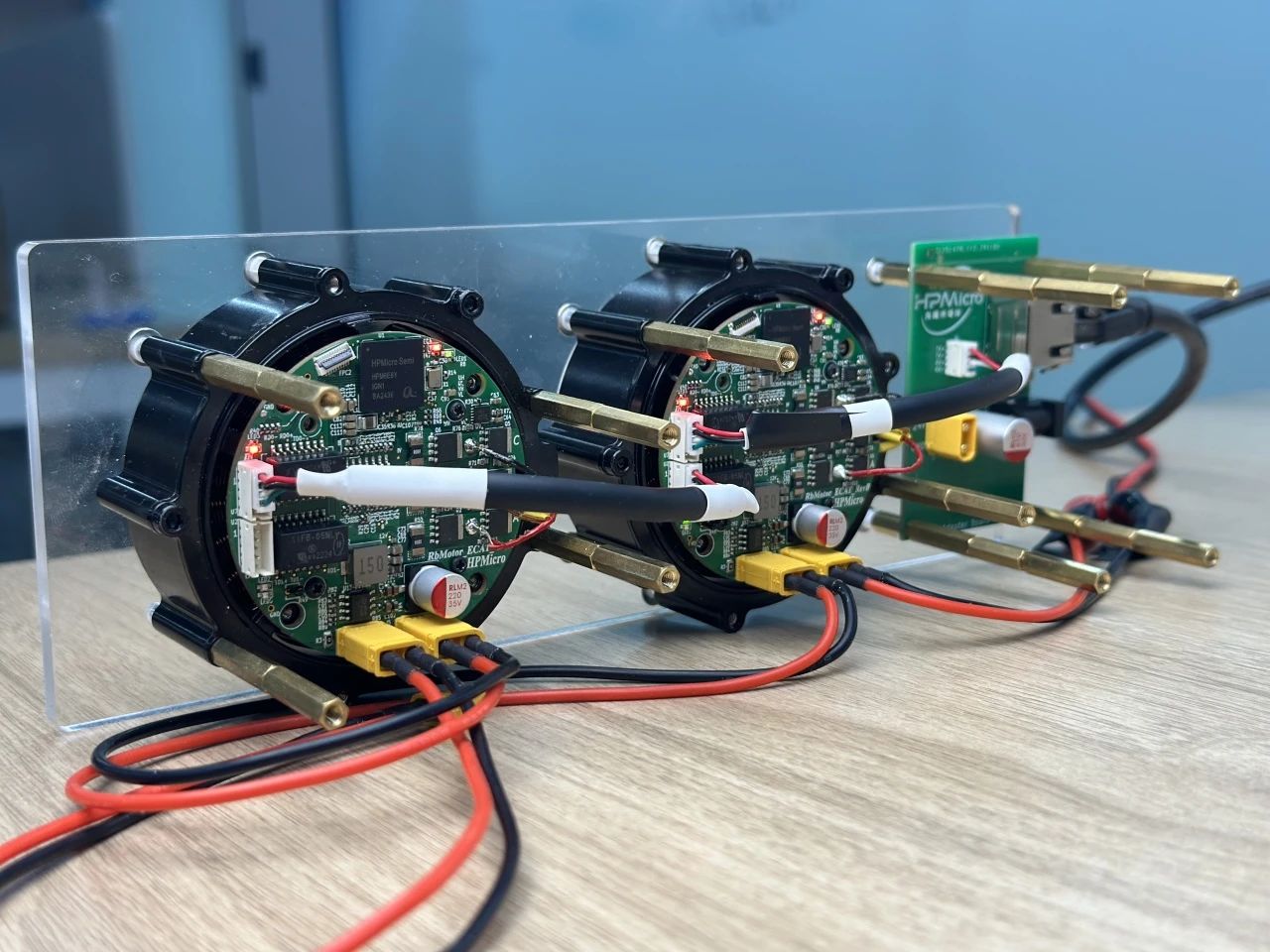 先楫半导体发布专注于机器人运动与控制的高性能MCU——HPM6E8Y系列