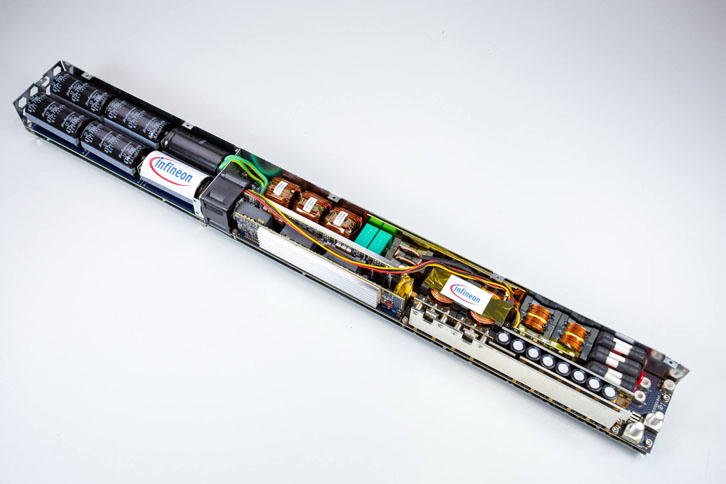 功率密度达113W/in³！英飞凌发布12kW服务器电源参考设计