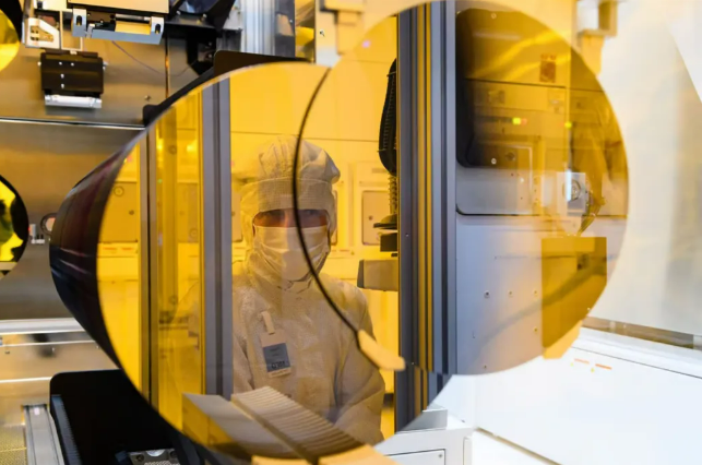 AI驱动半导体增长，晶圆代工涨价潮持续