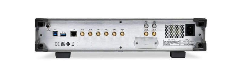 国产高端仪器突破：鼎阳科技发布20GHz多通道相参微波信号发生器